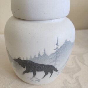 Native American Made and Painted Pottery High Country Tracks Wolf Jar w/ Lid
